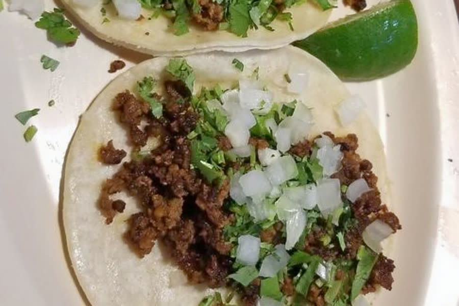 <b>Photo: Huawa X./<a href="https://yelp.com/biz_photos/taqueria-los-paisanos-saint-paul?utm_campaign=da761397-bb40-45a4-aeef-d480d4650094%2Cc8b002c4-4737-4404-b9a7-7d3994ad30ec&utm_medium=81024472-a80c-4266-a0e5-a3bf8775daa7" rel="nofollow noopener" target="_blank" data-ylk="slk:Yelp;elm:context_link;itc:0;sec:content-canvas" class="link ">Yelp</a></b>