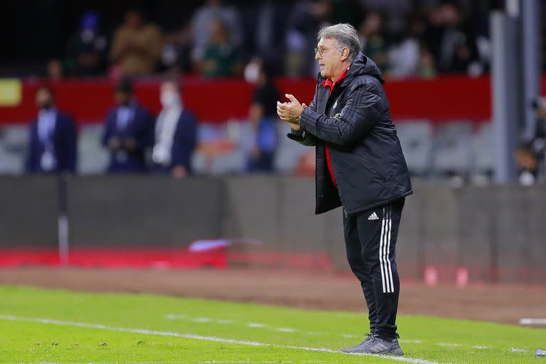 El "Tata" Martino,al frente de México, le espera esta noche un choque crucial ante los Estados Unidos