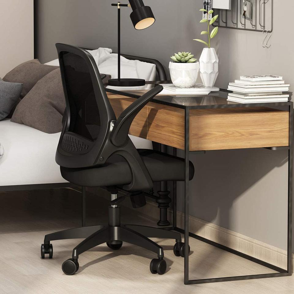 Hbada Office Task Desk Chair Swivel Home Comfort Chairs with Flip-up Arms