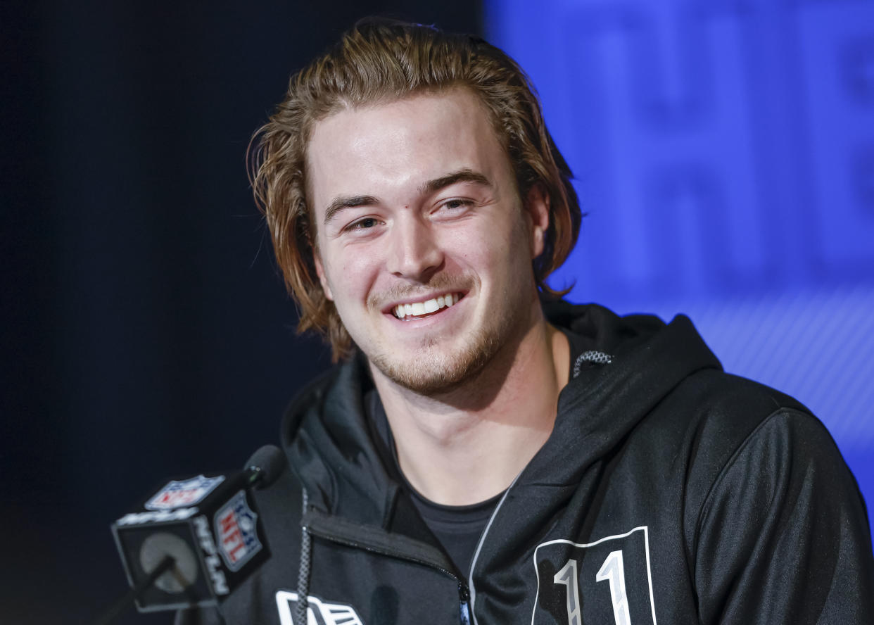  Kenny Pickett's hands actually measured bigger at his pro day than they did at the NF scouting combine. (Photo by Michael Hickey/Getty Images)