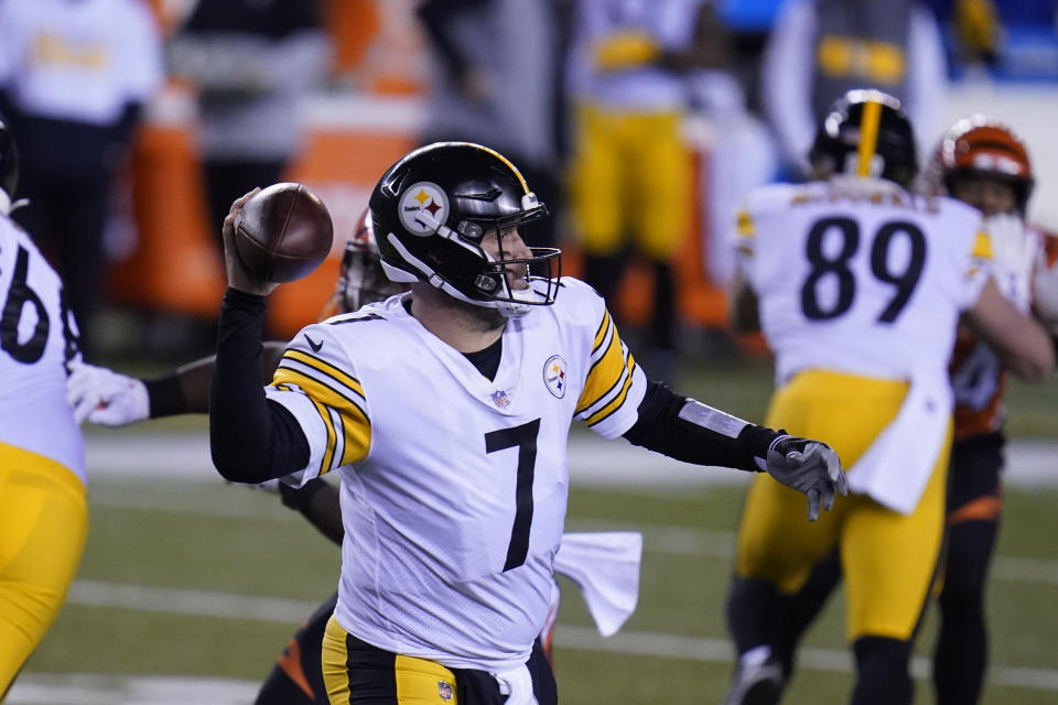 Pittsburgh Steelers quarterback Ben Roethlisberger (7) throws during the first half of an NFL football game against the Cincinnati Bengals, Monday, Dec. 21, 2020, in Cincinnati. (AP Photo/Michael Conroy)