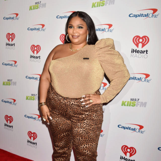 Lizzo: «En general la ropa moldeadora actúa como una amistad