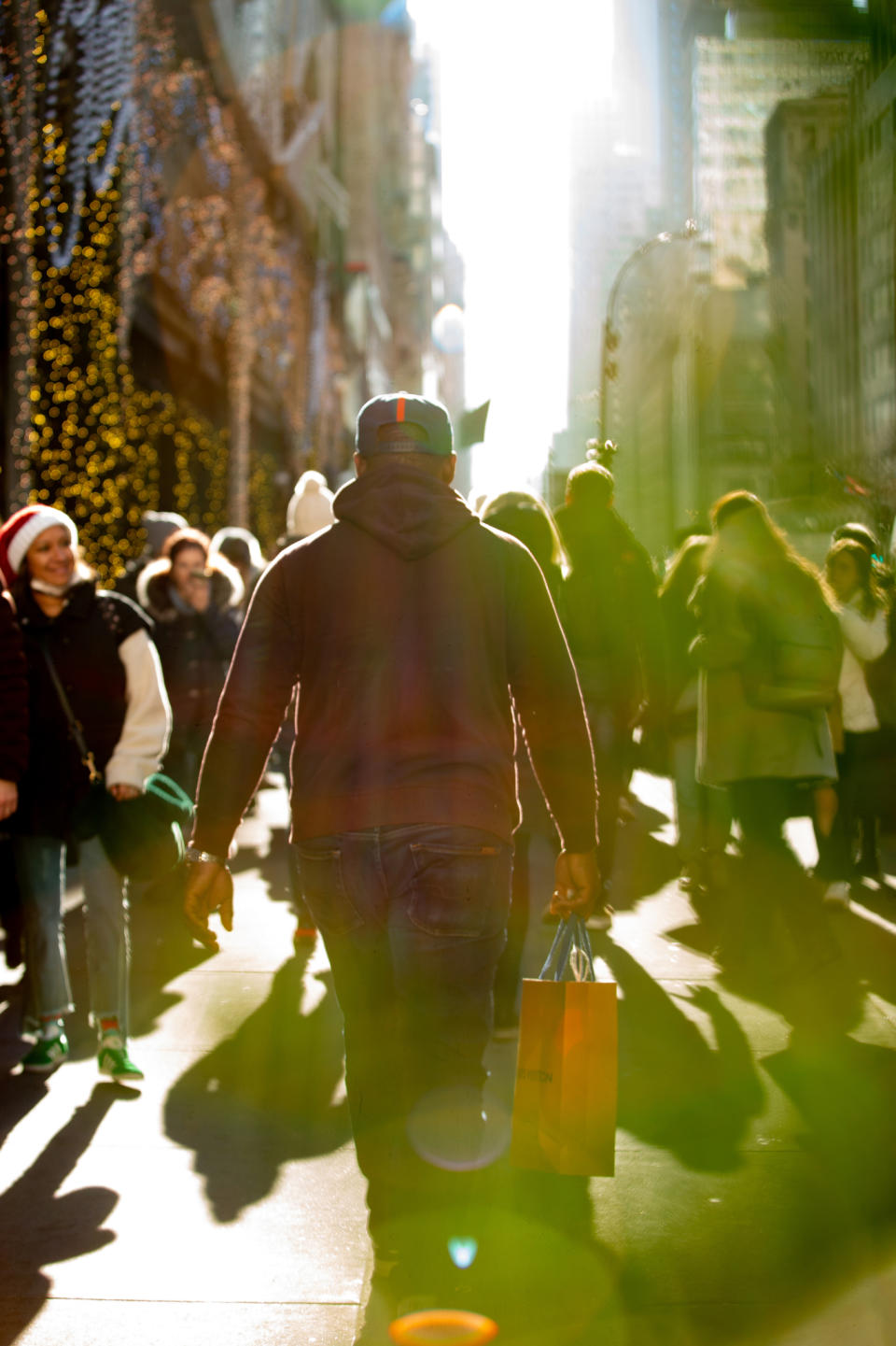 Holiday shopping in New York City on December 21, 2022