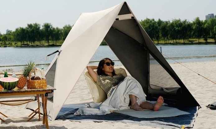 海邊防曬小物推薦3. 萬用露營沙灘帳篷 NT$2,616（圖片來源：Yahoo奇摩拍賣）