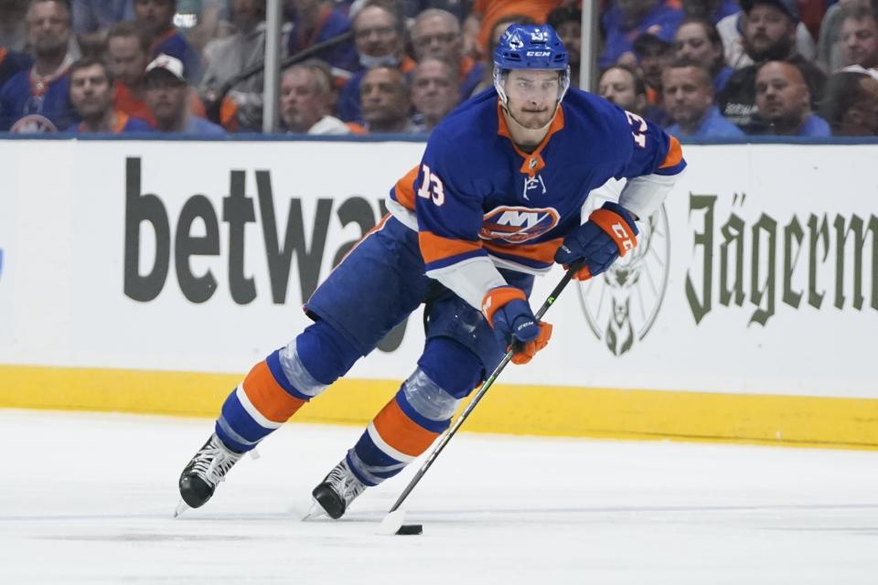 New York Islanders' Mathew Barzal (13) 