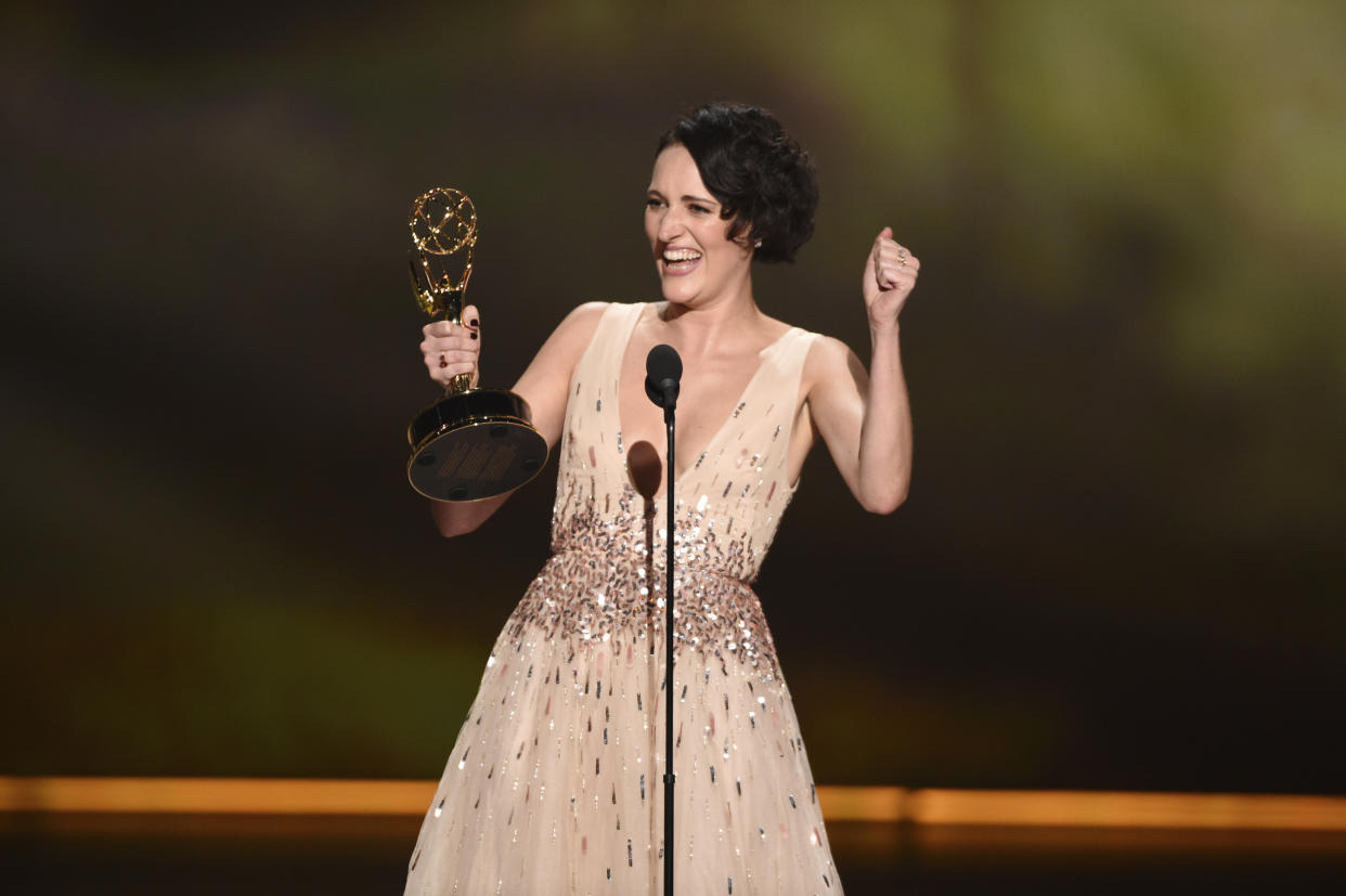 IMAGEN DISTRIBUIDA POR LA ACADEMIA DE TELEVISIÓN - Phoebe Waller-Bridge acepta el premio a actriz protagonista en una serie cómica por "Fleabag" en la 71ra edición de los Premios Emmy, el domingo 22 de septiembre de 2019 en el Microsoft Theater de Los Ángeles. (Foto de Phil McCarten/Invision para la Academia de Televisión/AP Images)