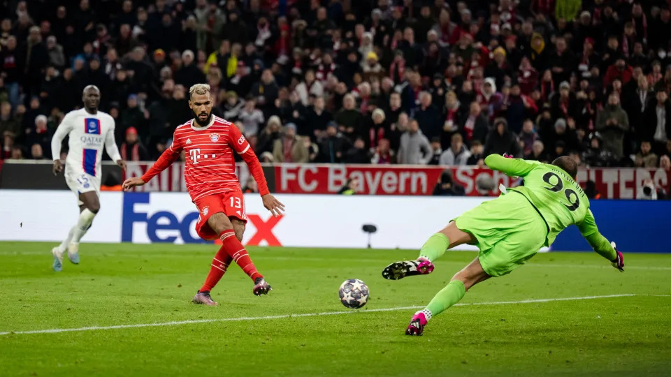 MUNICH, GERMANY - MARCH 08: Eric Maxim Choupo-Moting of Munich scores his team&#39;s first goal against Gianluigi Donnarumma of Paris during the UEFA Champions League round of 16 leg two match between FC Bayern M&#xfc;nchen and Paris Saint-Germain at Allianz Arena on March 08, 2023 in Munich, Germany. (Photo by Helge Prang - GES Sportfoto/Getty Images)