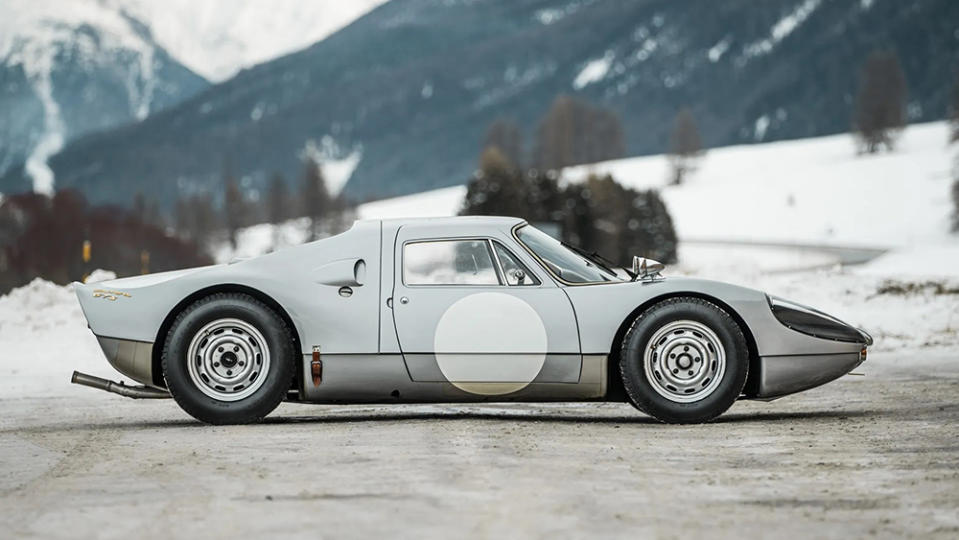 A side view of the Porsche 904