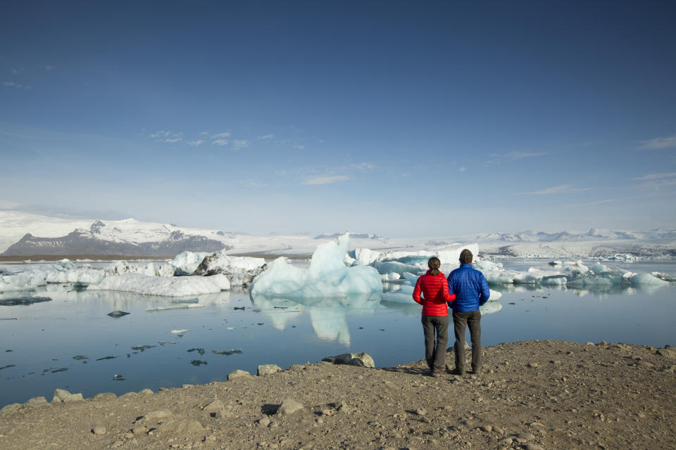 Pour un dépaysement total, direction l'Islande et sa capitale Reykjavik ! Là-bas, direction la rue principale, qui fourmille de bars et notamment l'inévitable Lebowski ! On vous conseille de rester plusieurs jours en Islande, afin de découvrir les magnifiques paysages de ce pays, qui devient de plus en plus une destination touristique tendance !