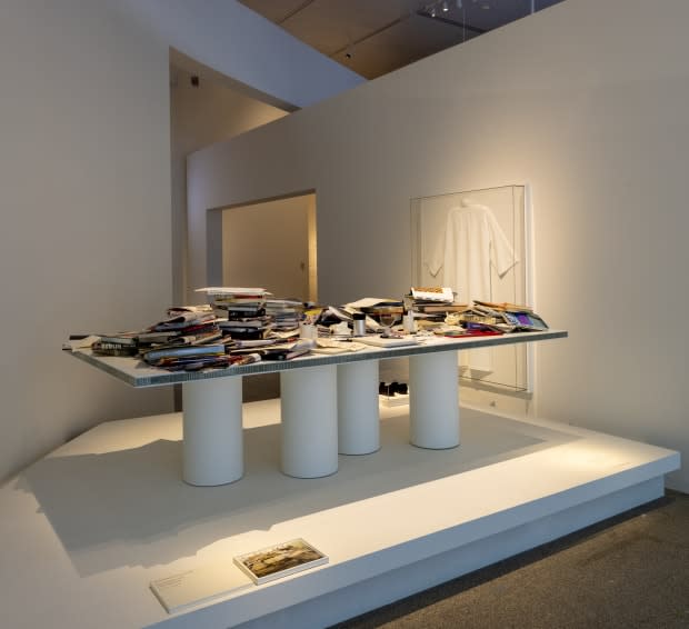 A recreation of Karl Lagerfeld's "blanche table".<p>Photo: Courtesy of the Metropolitan Museum of Art</p>