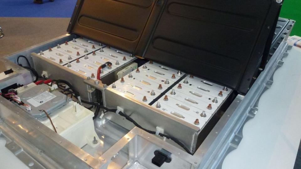 電池是由韓國科技大廠三星生產，並不是在BMW廠內所製造的。（圖片來源/BMW）