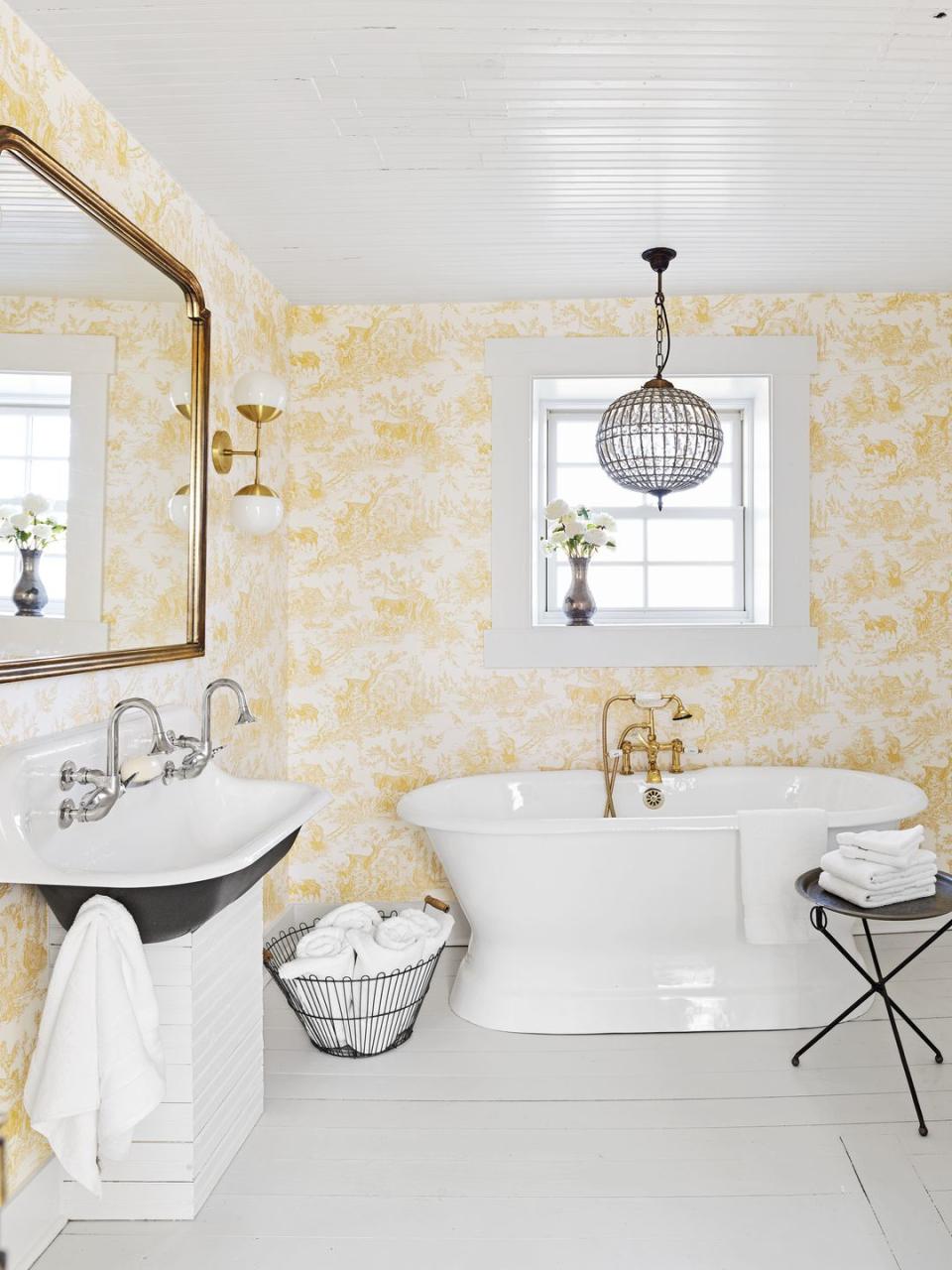 Sunny Pastoral Toile Bathroom Wallpaper