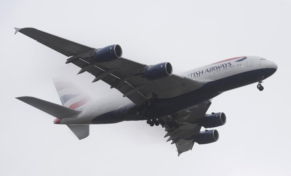 El primero en dar aviso fue un piloto de un vuelo de British Airways con destino al aeropuerto de Heathrow, en Londres. (Foto: AFP Photo/Justin TALLIS)