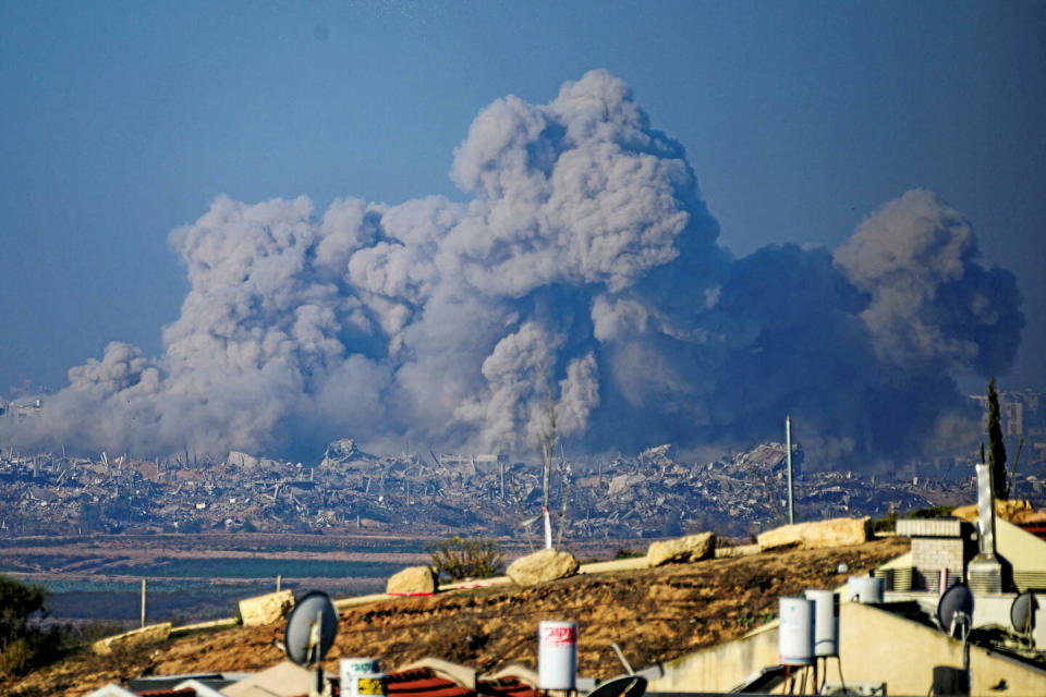 Plus de 400 frappes ont ciblé la bande de Gaza depuis le vendredi 1er décembre.  - Credit:JOHN MACDOUGALL / AFP