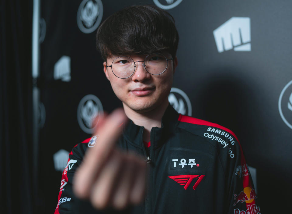 Aún con su estatus de leyenda, Faker es conocido por su humildad y su gran espíritu competitivo