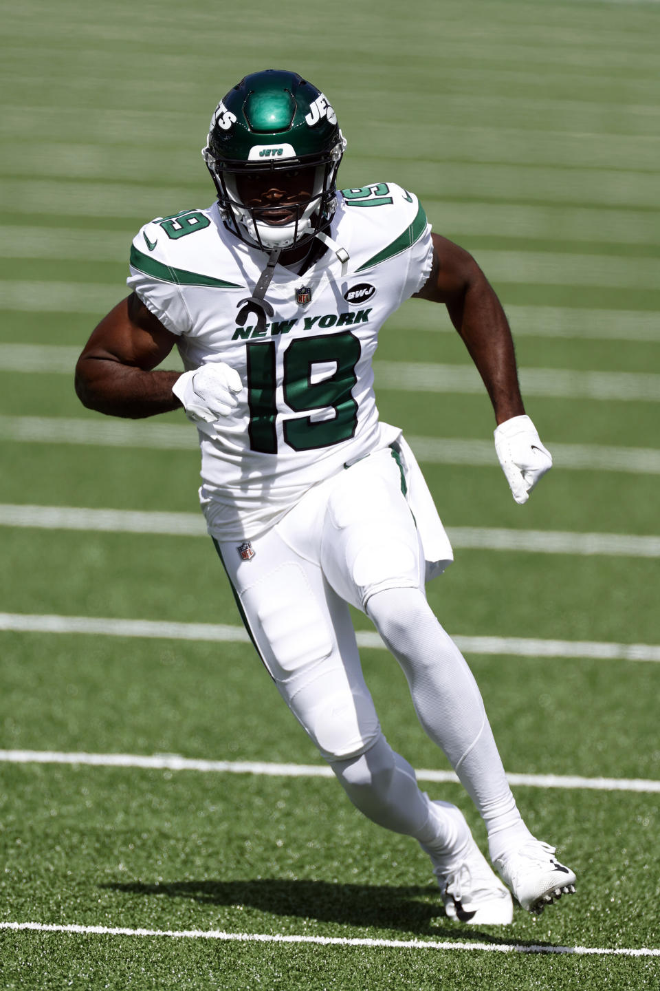 File-New York Jets wide receiver Breshad Perriman (19) prior to an NFL football game against the San Francisco 49ers, Sunday, Sept. 20, 2020, in East Rutherford, N.J. New York Jets wide receivers Perriman and Jamison Crowder sat out practice Wednesday, Sept. 23, 2020, with injuries, and they could miss the team's game at Indianapolis on Sunday.(AP Photo/Adam Hunger, File)