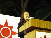 A gastric flu-ridden but determined Nicole Seah addresses the 3,000-strong crowd with gusto. (Yahoo! photo / Christine Choo)