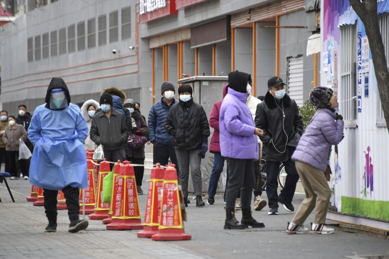 Seit Chinas Austritt aus der strikten Null-Covid-Strategie, wird ein rasanter Anstieg der Infektionszahlen erwartet – und eine starke Belastung des Gesundheitswesens.  - Copyright: picture alliance / Kyodo