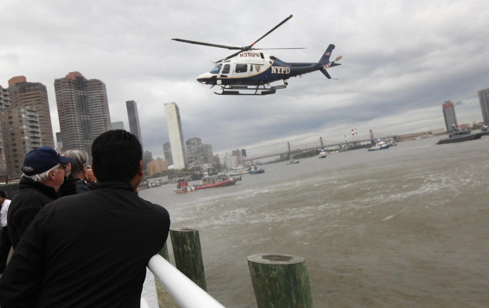 Commercial Helicopter Crashes Into East River