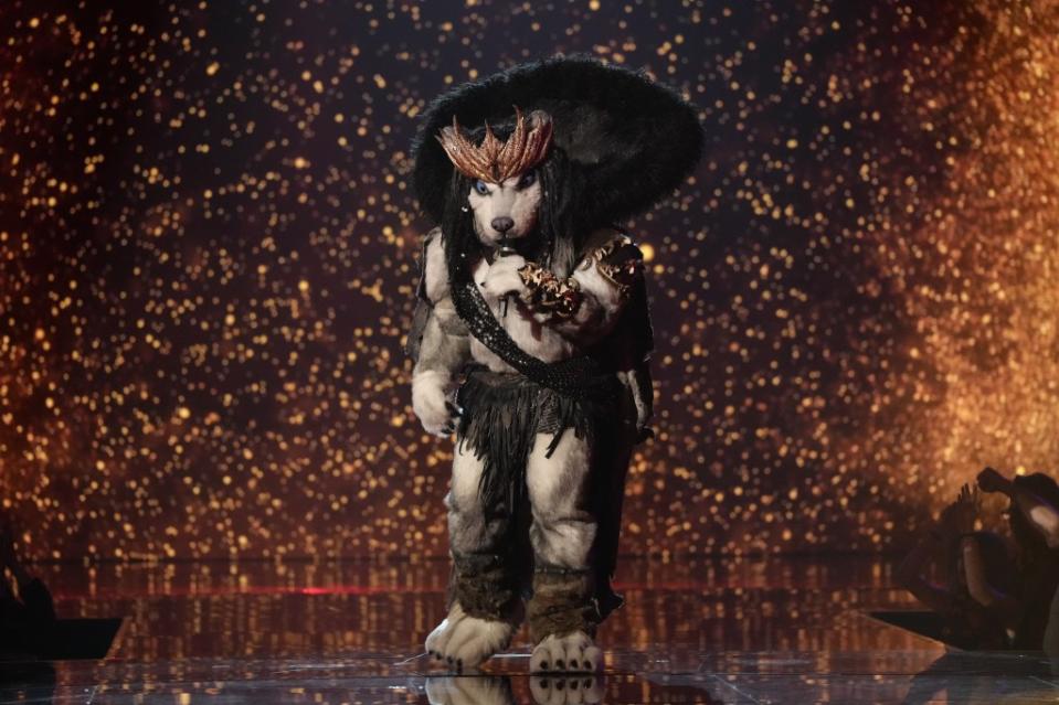 THE MASKED SINGER: Husky in the “Harry Potter Night ”episode of THE MASKED SINGER airing Wednesday, Oct. 25 (8:00-9:00 PM ET/5:00-6:00 PM PT live to all time zones) on FOX. CR: Michael Becker / FOX. ©2023 FOX Media LLC.