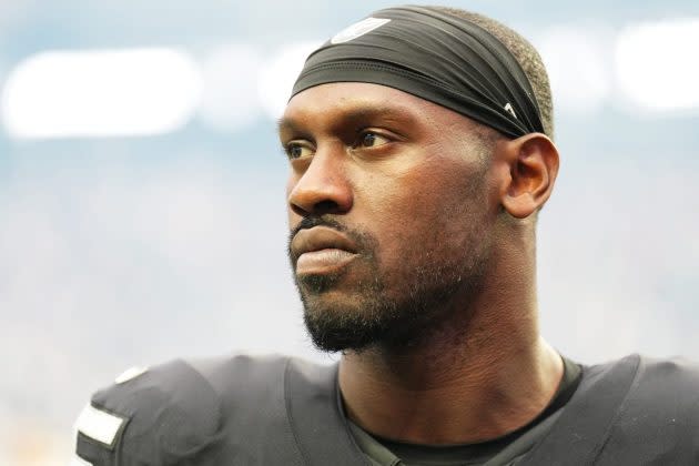 Chandler Jones says Raiders sent crisis team to home amid absence