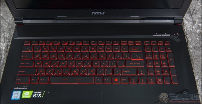 MSI GL73 8SE 開箱 評測 - 07