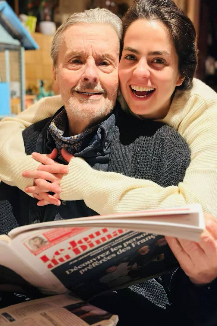 Anouchka, por su parte, subió una foto en Instagram junto a su padre antes de recibir el Año Nuevo 2024