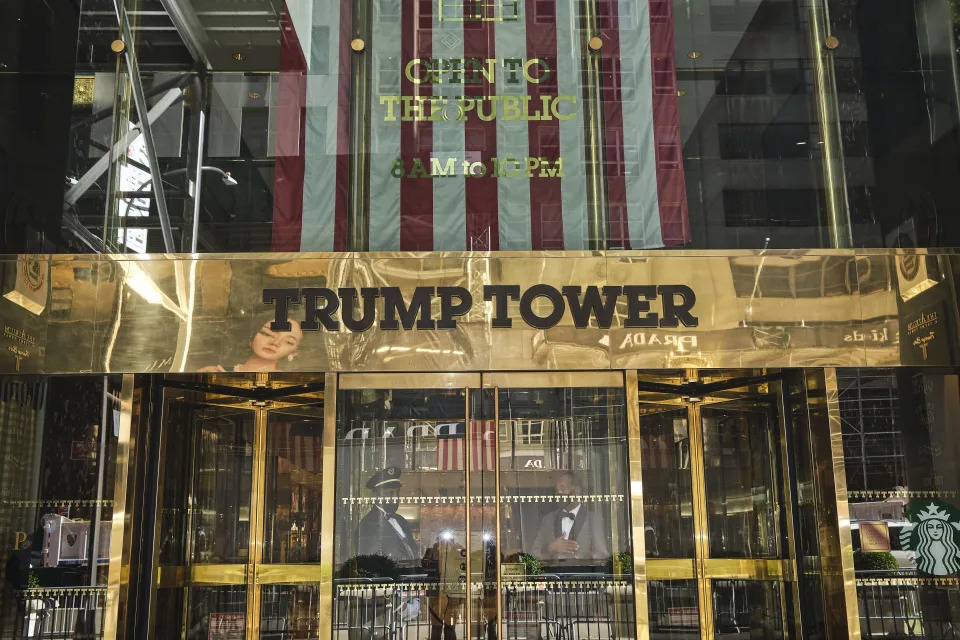 An entrance to Trump Tower in Manhattan on the eve of the election, Nov. 2, 2020. (John Taggart/The New York Times)