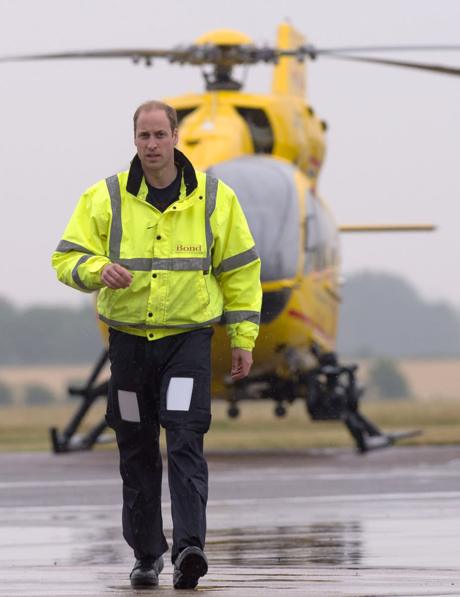 Eine glückliche Ehe, zwei tolle Kinder, viel Charity-Arbeit und eine Anstellung als Rettungshubschrauber-Pilot – was will man(n) da mehr? Selbst in Neongelb liegen ihm die Menschen zu Füßen. (Bild Copyright: Getty Images/WPA Pool/Stefan Rousseau)