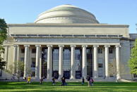 <p>Massachusetts Institute of Technology – L’MIT è leggendario e chiunque sa che quando si tratta di geni scientifici spesso sono passati di qui. E, infatti, l’istituto americano al primo posto in ben 12 discipline di studio: da Architettura a Ingegneria, domina le materie scientifiche. </p>