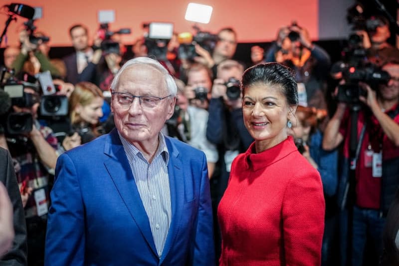 Sahra Wagenknecht and Oskar Lafontaine (L) take part in the founding conference of the new Wagenknecht party, the "Sahra Wagenknecht Alliance - for Reason and Justice". The party was officially founded at the beginning of January with around 450 members. Kay Nietfeld/dpa