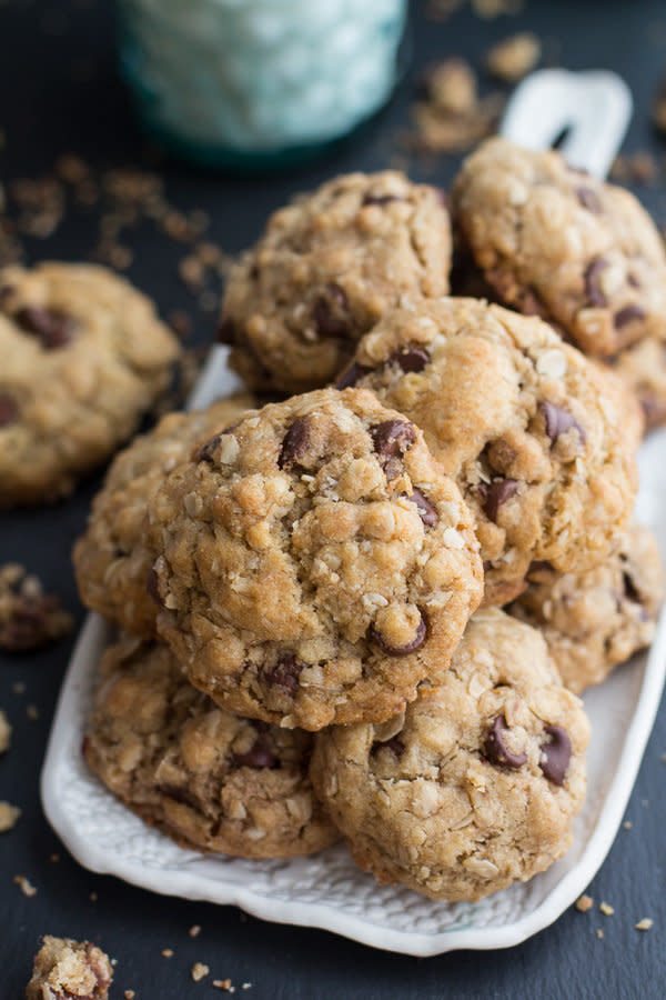 <strong>Get the <a href="http://www.halfbakedharvest.com/moms-simple-oatmeal-chocolate-chip-cookies-best-oatmeal-chocolate-chip-cookies-around/" target="_blank">Best Oatmeal Cookies recipe</a> from Half Baked Harvest</strong>