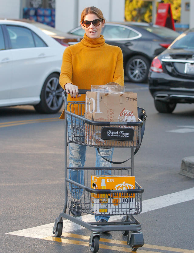 Cameron Diaz Finishes Her Christmas Shopping, Plus Kristen Stewart, Rihanna  & More