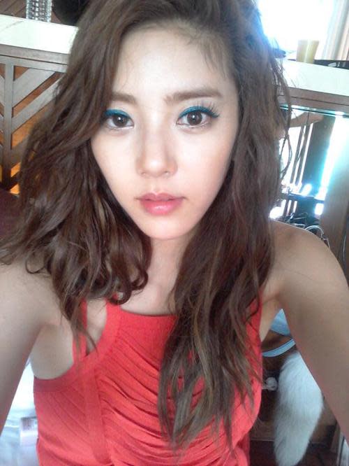 Son Dambi shows her new makeup