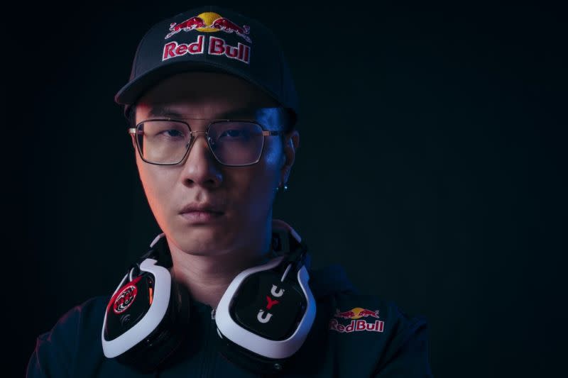 ▲Red Bull Taiwan正式簽約石油王Oil King（林立偉）作為首位Red Bull Taiwan格鬥電競選手。（Red Bull提供）