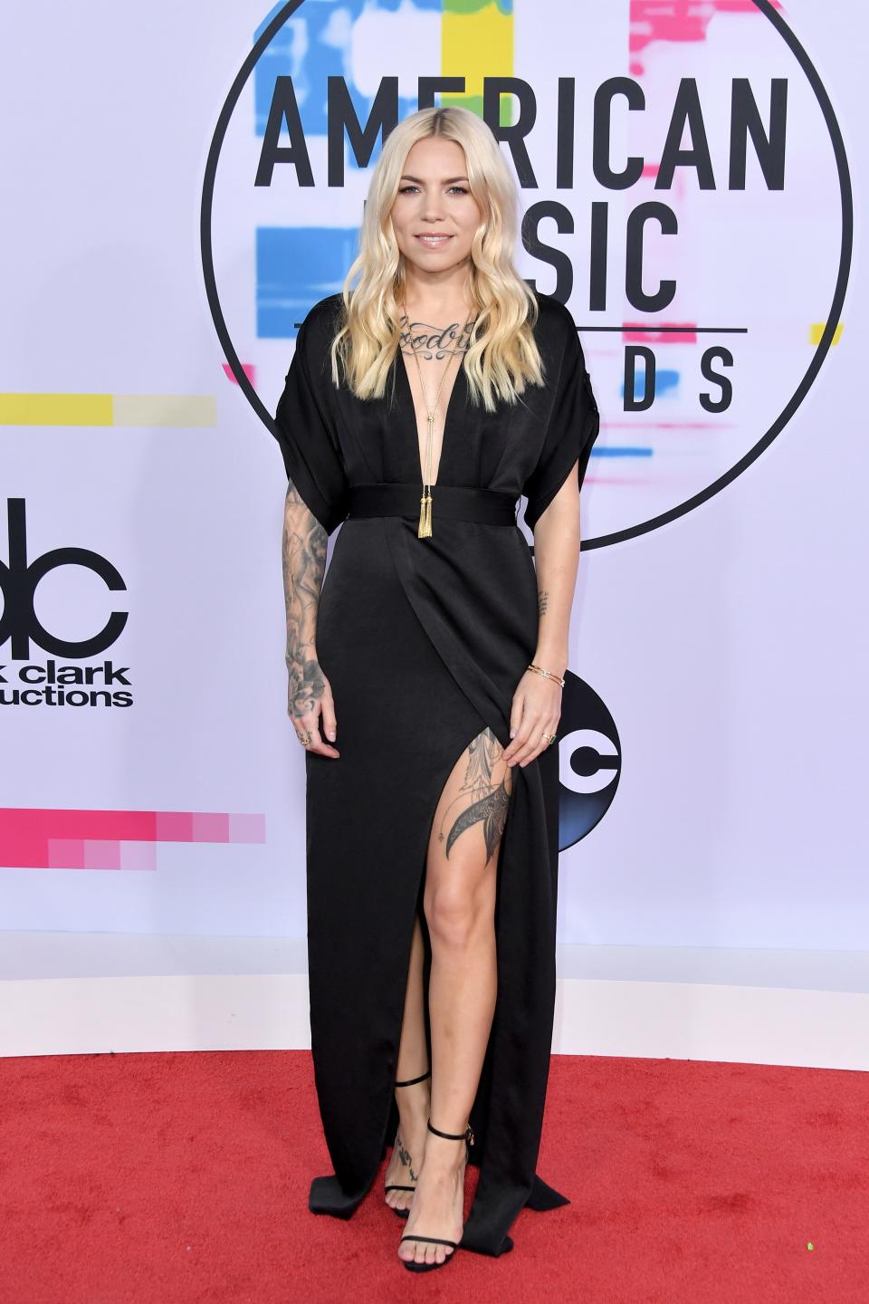 2017 American Music Awards: All the Looks