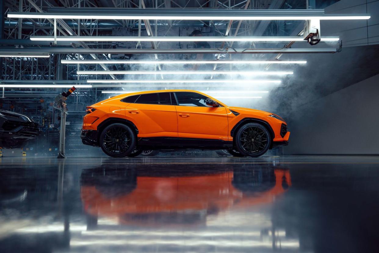 2025 lamborghini urus se