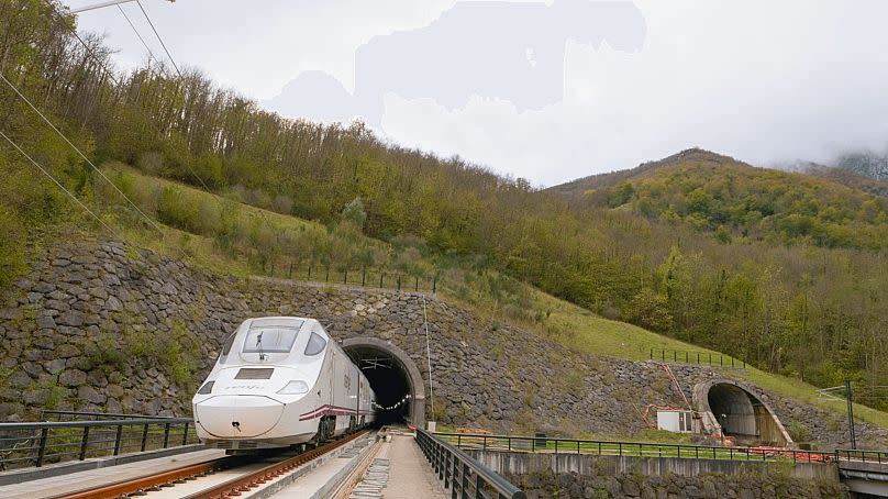 The Pajares Bypass has 12 tunnels.