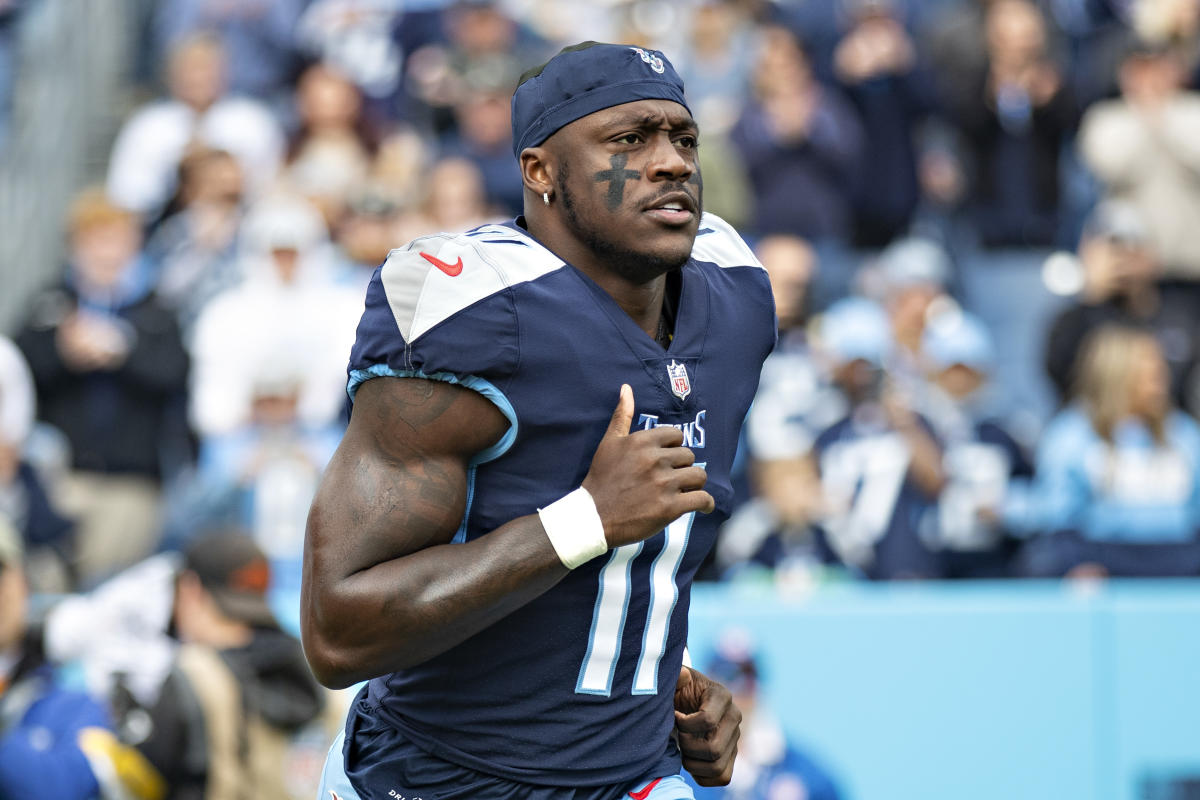 Tennessee Titans place WR A.J. Brown on injured reserve