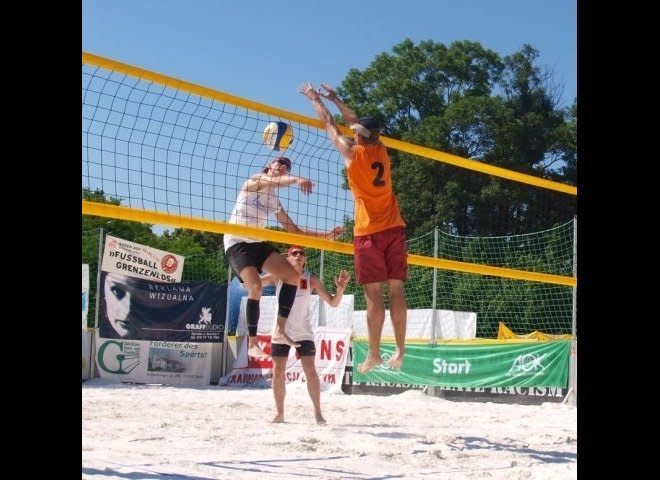 The longest beach volleyball marathon lasted 25 hr 39 min achieved by Mateusz Baca, Sebastian Lüdke, Tomasz Olszak, and Wojciech Kurczyński (all Germans) in Görlitz, Germany, on July 3-4, 2010. The attempt was made at the Rosenhof sports and leisure center by the four members of sports club VfB Görlitz.