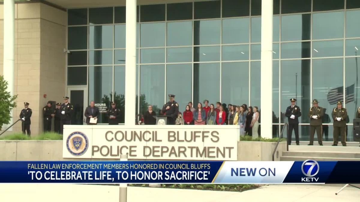 Fallen Law Enforcement Officers Honored At Council Bluffs Police Department 1724