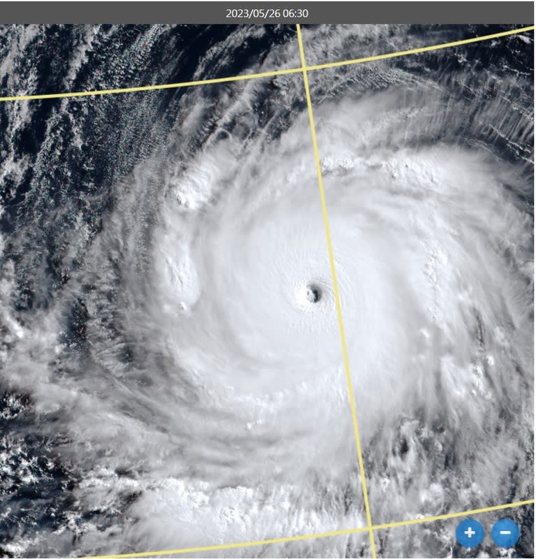 「瑪娃」颱風形狀渾圓，強度也進入高峰期，威力不容小覷。   圖：取自鄭明典臉書