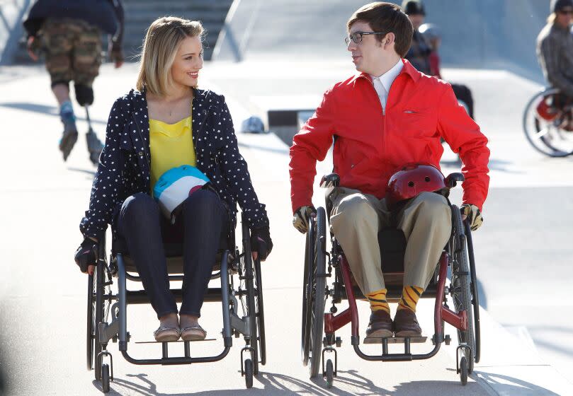 GLEE: Quinn (Dianna Agron, L) and Artie (Kevin McHale, R) Spring Premiere episode of GLEE