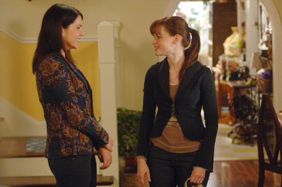 Lauren Graham just posted a “Gilmore Girls” picture that has us very, very worried