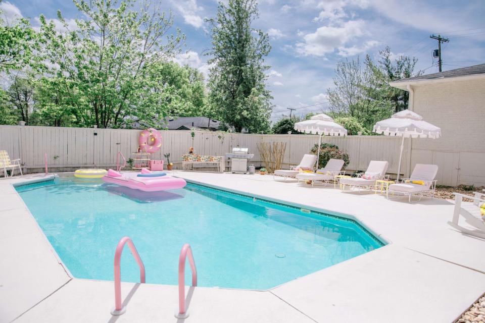 Pool in Nashville for rent