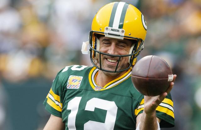 Packers QB Aaron Rodgers runs for first TD of 2021 to tie game