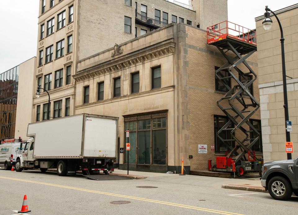 8 Norwich St. is getting a zombie makeover of sorts as production crews prepped up downtown Worcester to look like post apocalyptical Manhattan for “The Walking Dead: Dead City.” Season 2. The latest spinoff from “The Walking Dead” is scheduled to film Wednesday and May 6.