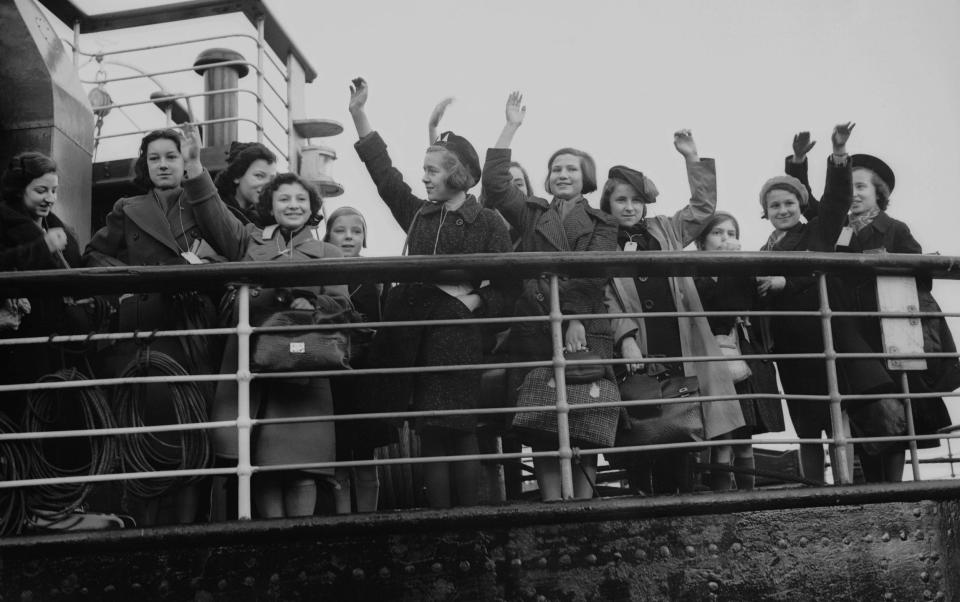 Some of the 5,000 Jewish and non-Aryan German child refugees, the 'Kindertransport', arriving in England - Fred Morley/Fox Photos/Getty Images