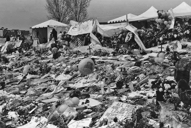 A neighborhood memorial for the Columbine High School shooting that was created near the school (1999)