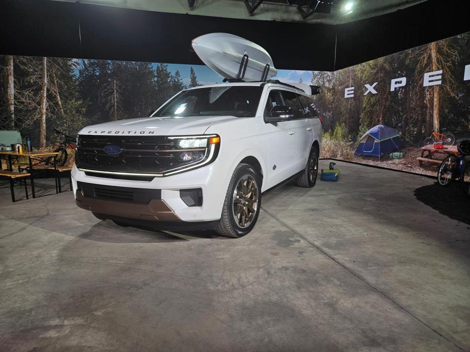 2025 ford expedition debut event in detroit